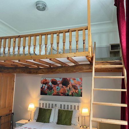 Hargate Hall Self Catering Apartment Бъкстън Екстериор снимка