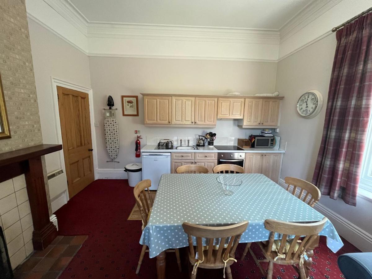 Hargate Hall Self Catering Apartment Бъкстън Екстериор снимка