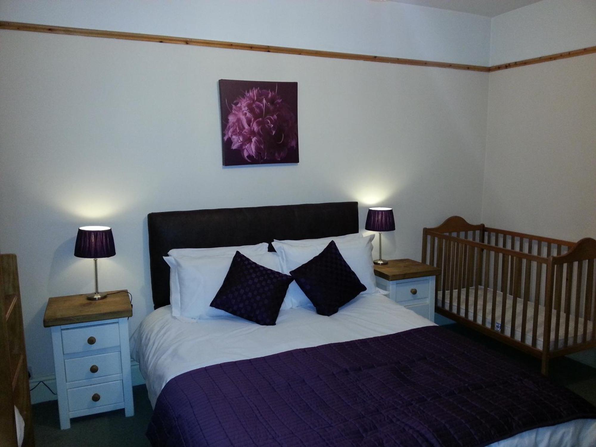 Hargate Hall Self Catering Apartment Бъкстън Стая снимка